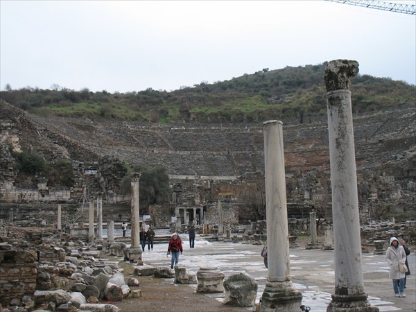 Вид на древний театр Эфеса